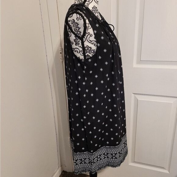 NWT Old Navy black Aztec design dress - Picture 2 of 7